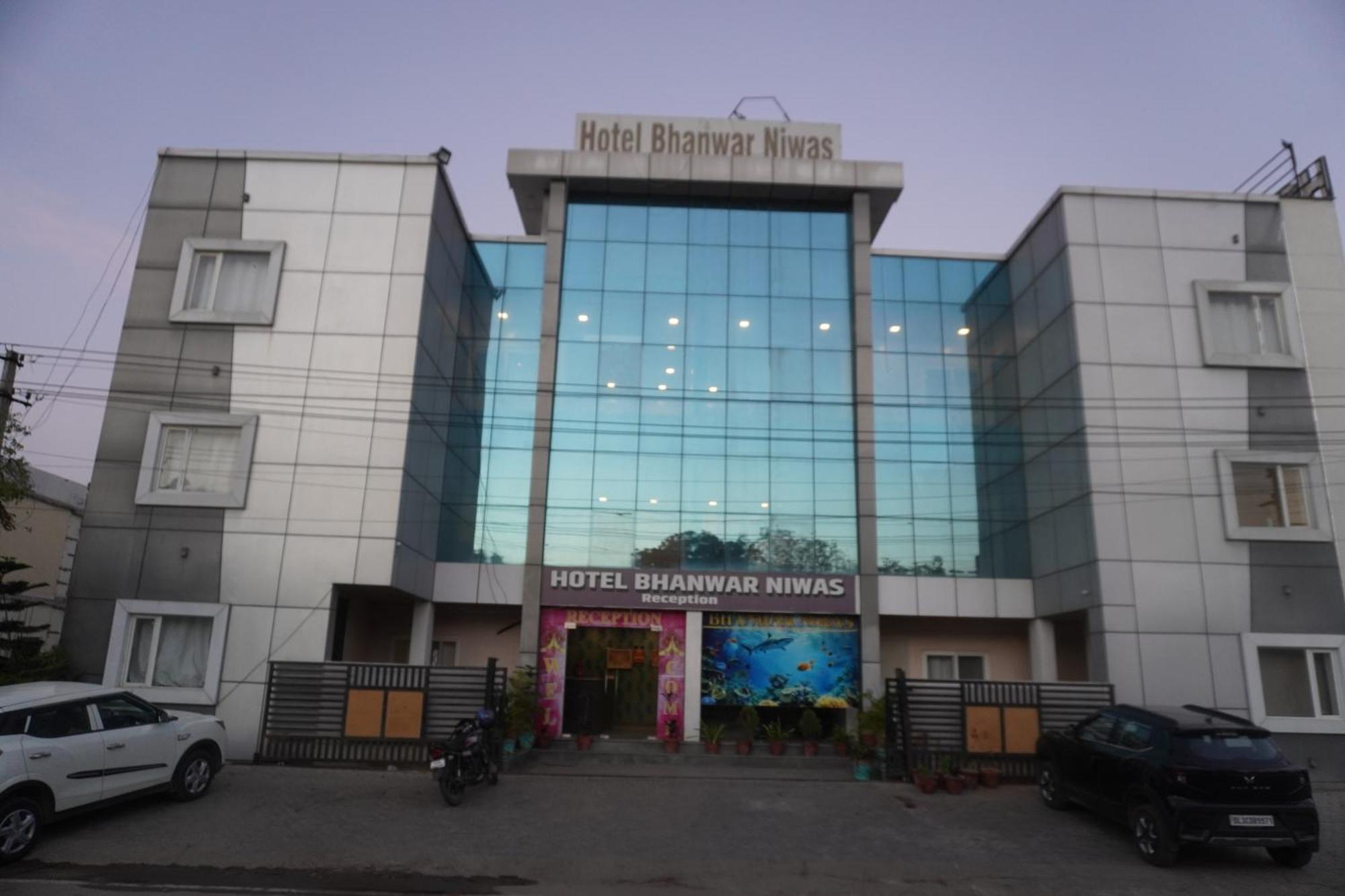 Hotel Bhanwar Niwas Jaipur Bagian luar foto